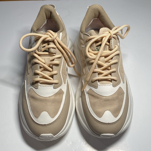 NWOT Hugo Women’s Runners Size 37 Fits 7 Leon Trainers Lace Ups Tan Cream Fabric - Picture 3 of 13